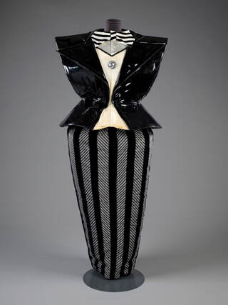costume